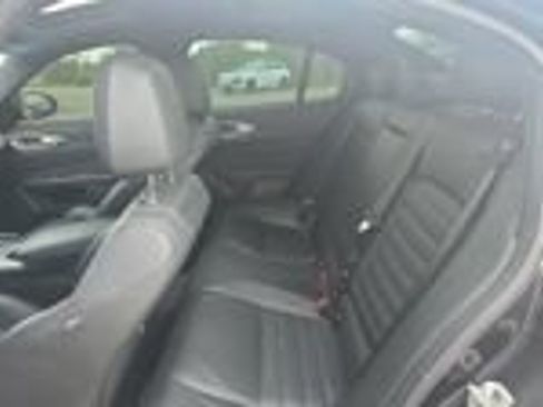 Used 2024 Alfa Romeo Giulia Veloce AWD/4WD image 17