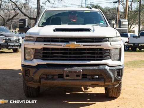Used 2024 Chevrolet Silverado 2500 Custom w/ Custom Convenience Package image 2