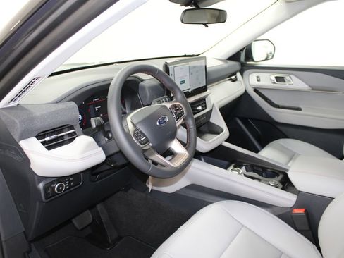 New 2026 Ford Explorer Active w/ Active Comfort Package image 22