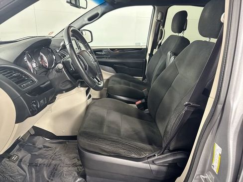 Used 2015 Dodge Grand Caravan SE FWD image 19