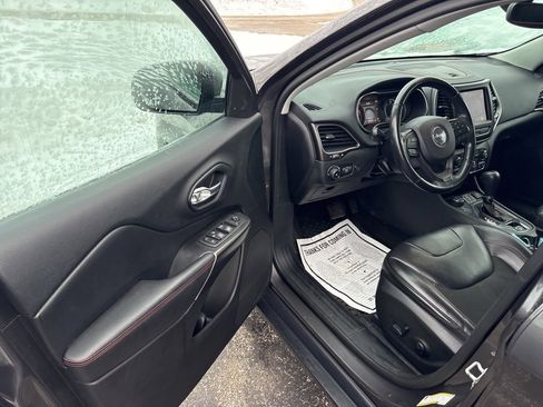 Used 2020 Jeep Cherokee Trailhawk w/ Comfort/Convenience Group image 16