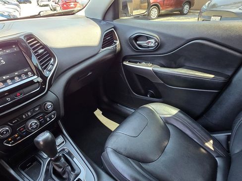 Used 2020 Jeep Cherokee Limited image 48