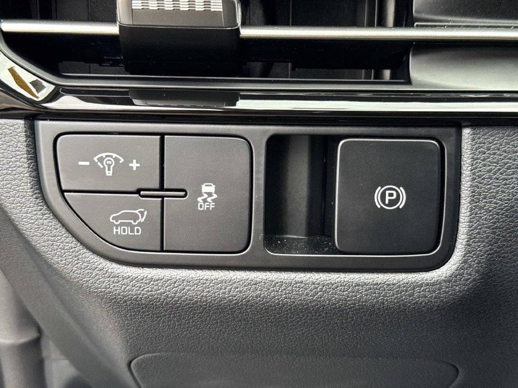 Used 2026 Kia Sportage EX FWD image 42