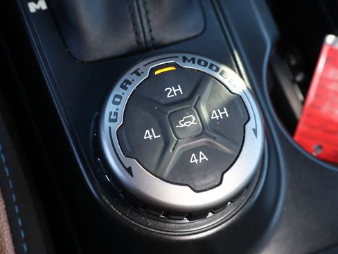 Used 2022 Ford Bronco Outer Banks w/ Sasquatch Package image 17