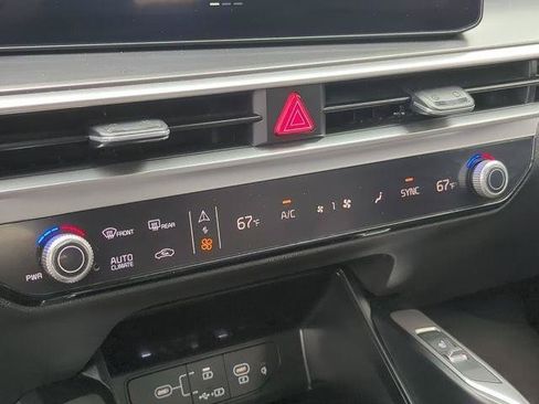 Used 2024 Kia Sorento S FWD image 20