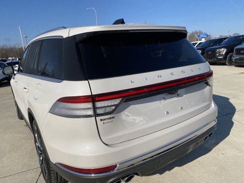 Used 2025 Lincoln Aviator Reserve w/ Equipment Group 201A image 8