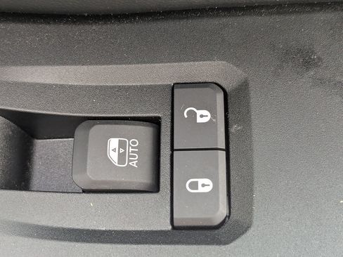 Used 2025 Jeep Grand Cherokee L Laredo w/ Luxury Tech Group I RWD image 33