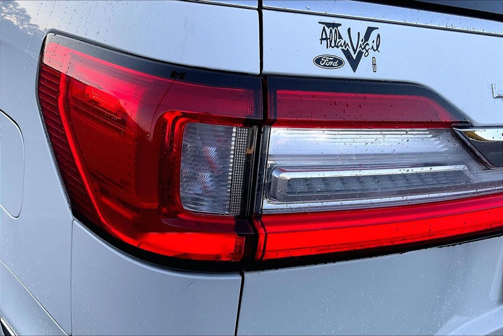 Used 2020 Lincoln Navigator Reserve AWD/4WD image 24