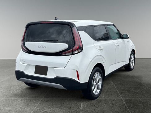 Used 2025 Kia Soul S FWD image 7