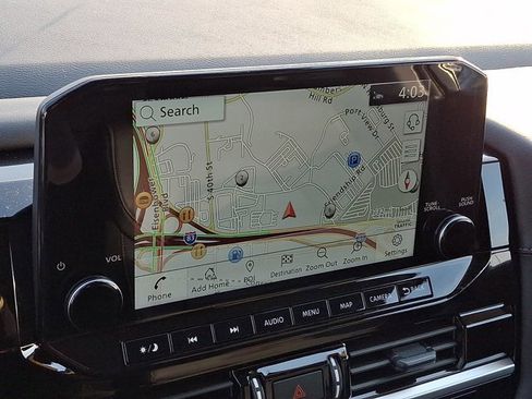 Used 2025 Nissan Pathfinder SL image 16