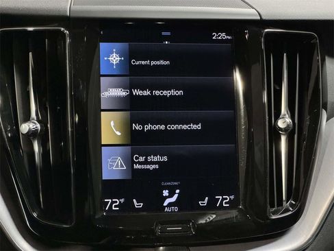 Used 2021 Volvo XC60 T5 Momentum w/ Advanced Package image 3