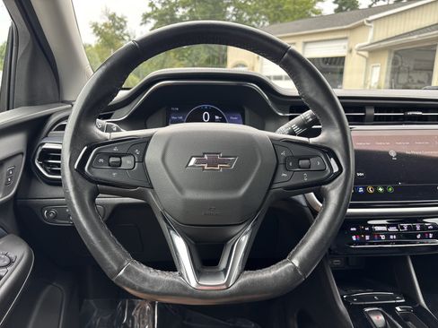 Used 2023 Chevrolet Bolt EUV Premier FWD image 26