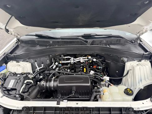 Used 2021 Ford Explorer XLT w/ Equipment Group 202A RWD image 33