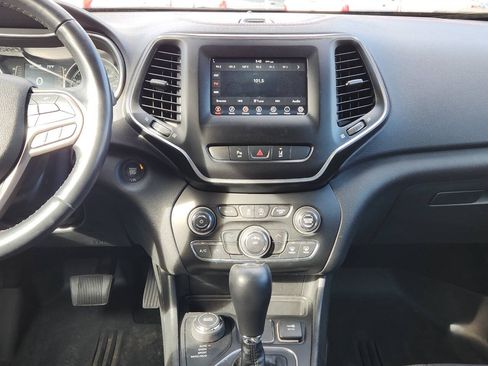 Used 2021 Jeep Cherokee Latitude Lux AWD/4WD image 17