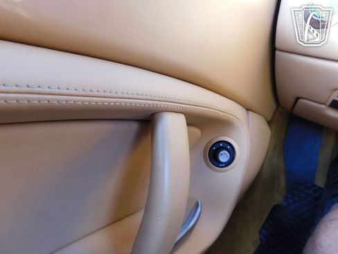Used 2009 Ferrari California RWD image 40