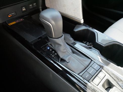 Certified 2025 Toyota Camry XLE AWD/4WD image 24