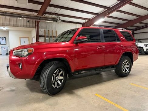 Used 2020 Toyota 4Runner TRD Off-Road Premium AWD/4WD image 4
