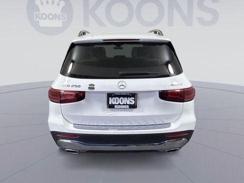 Used 2021 Mercedes-Benz GLB 250 4MATIC image 5