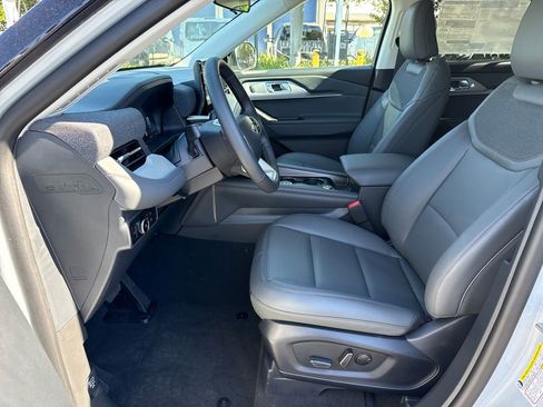New 2026 Ford Explorer Active w/ Active Comfort Package image 19