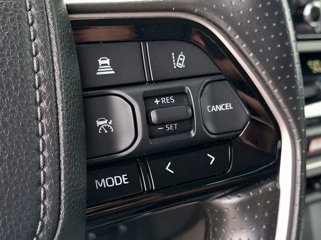 Used 2022 Toyota Tundra SR5 w/ SR5 Convenience Package AWD/4WD image 22