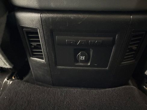 Used 2017 RAM 1500 Big Horn AWD/4WD image 32