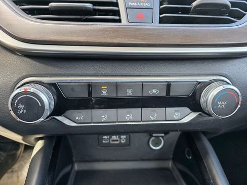 Used 2023 Nissan Altima 2.5 SV image 15