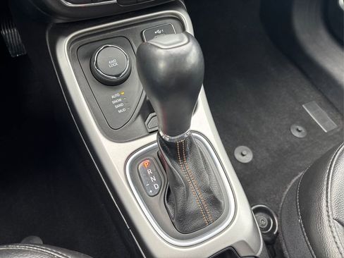 Used 2020 Jeep Compass Latitude w/ Cold Weather Group image 32