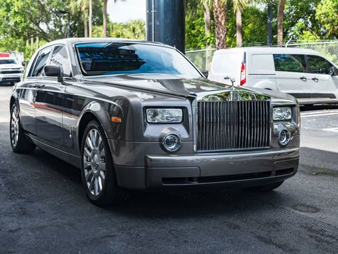 Used 2004 Rolls-Royce Phantom Sedan RWD image 3