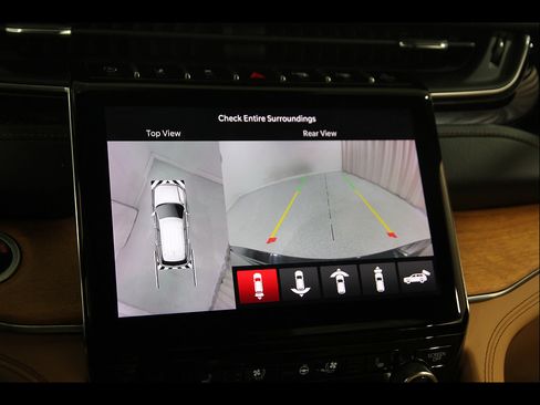 Used 2023 Jeep Grand Cherokee Summit AWD/4WD image 14