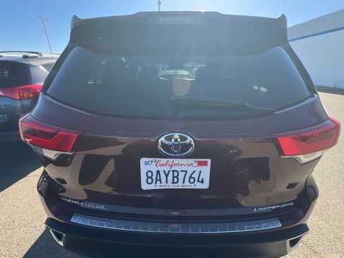 Used 2017 Toyota Highlander Limited AWD/4WD image 5