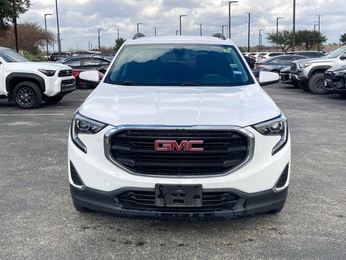 Used 2021 GMC Terrain SLE w/ Driver Convenience Package image 2