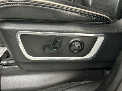 Used 2021 RAM 1500 Laramie w/ Night Edition AWD/4WD image 10