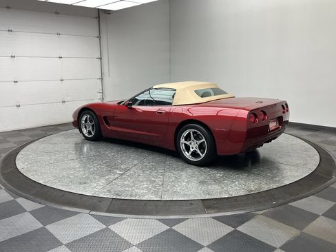 Used 1999 Chevrolet Corvette Convertible w/ Memory Pkg RWD image 2
