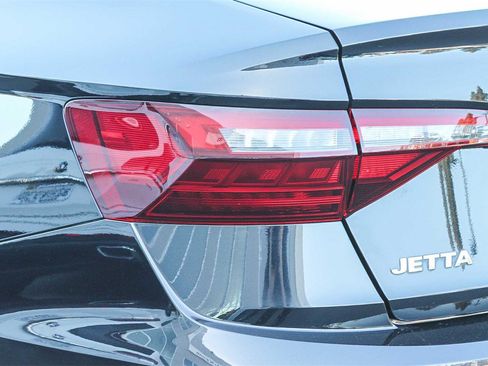 Used 2020 Volkswagen Jetta R-Line w/ R-Line Cold Weather Package image 9