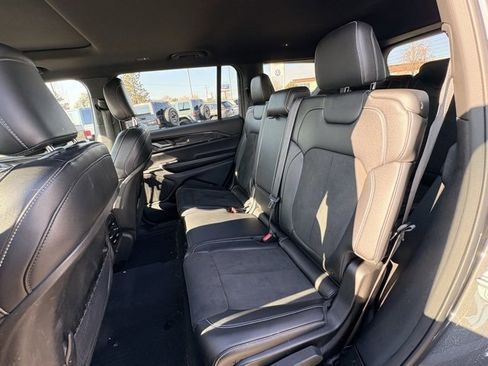 Used 2023 Jeep Grand Cherokee L Altitude image 8