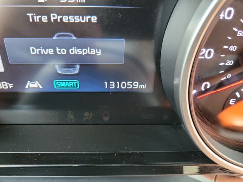 Used 2022 Kia Carnival SX FWD image 27