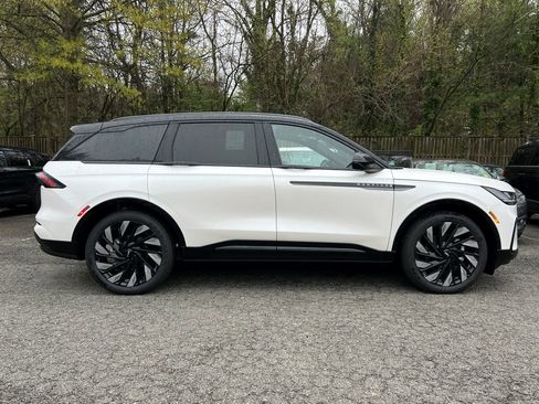 New 2026 Lincoln Nautilus Reserve w/ Jet Appearance Package AWD/4WD image 3