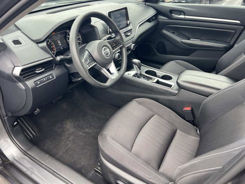 Used 2022 Nissan Altima 2.5 SV FWD image 5