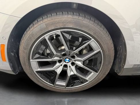 Used 2026 BMW 530i RWD image 12