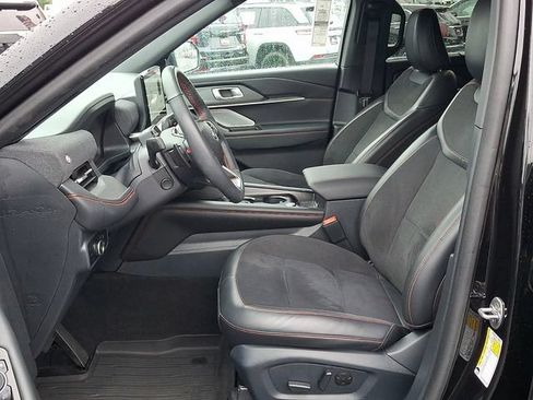 Used 2025 Ford Explorer ST AWD/4WD image 12