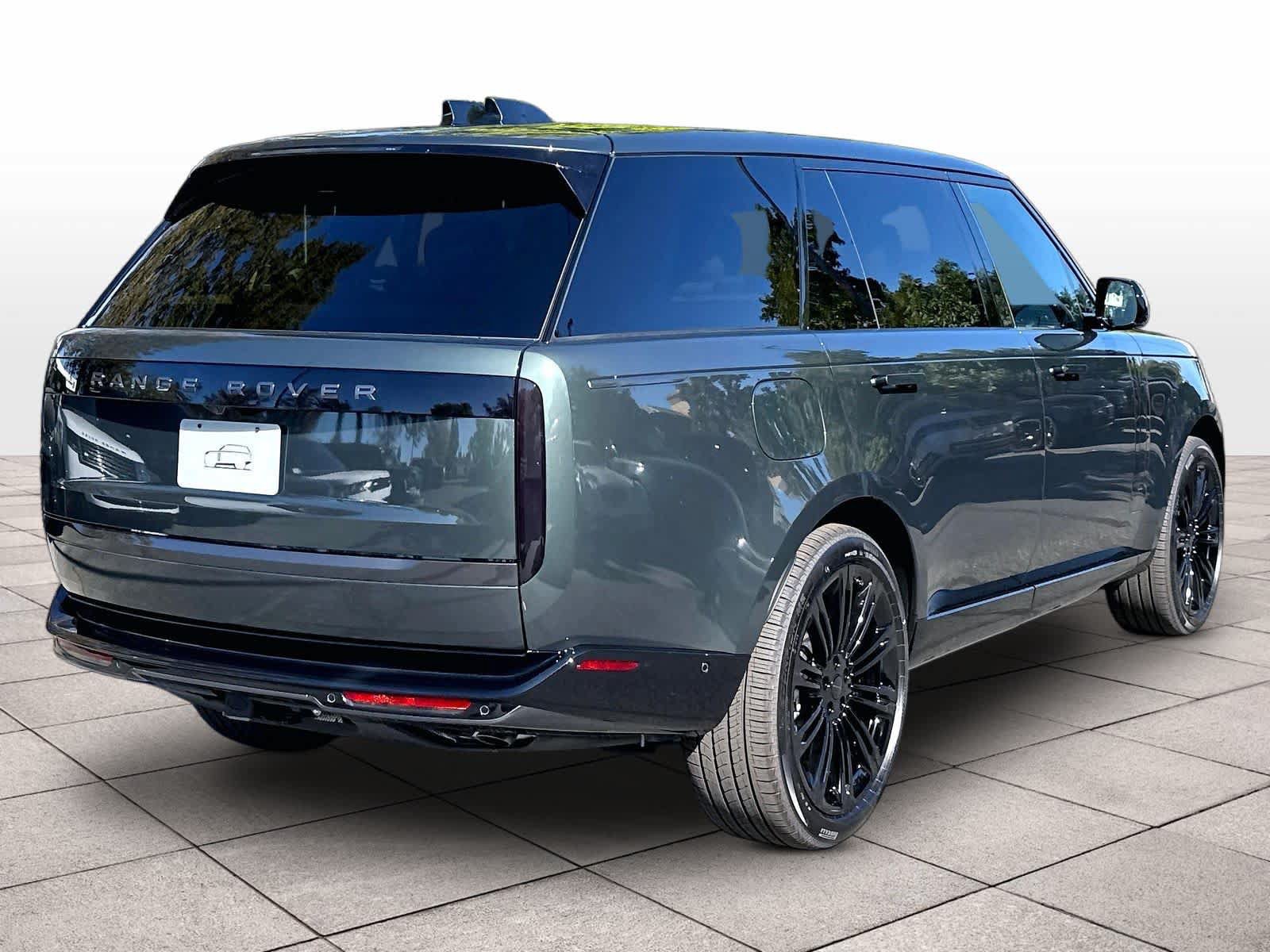 New 2026 Land Rover Range Rover Long Wheelbase SE AWD/4WD image 4