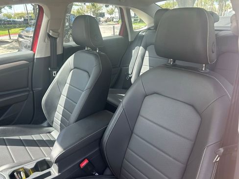 Used 2023 Volkswagen Jetta SE w/ Panoramic Sunroof Package image 11