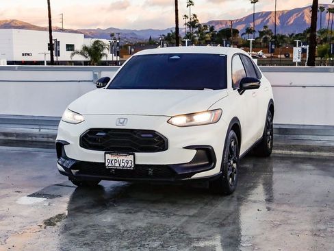 Used 2024 Honda HR-V Sport image 4