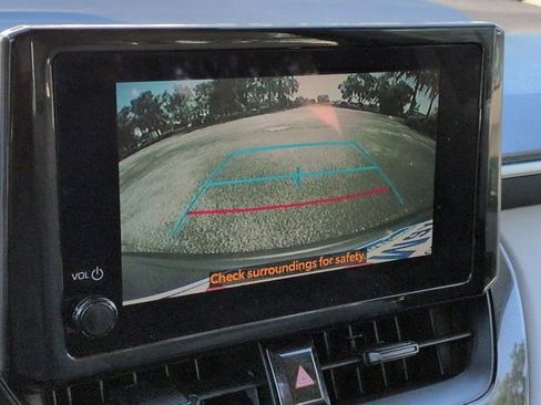 Used 2025 Toyota Corolla Cross L FWD image 19