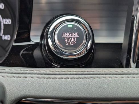 Used 2020 Lincoln Corsair FWD w/ Rear Removable Package Tray image 35