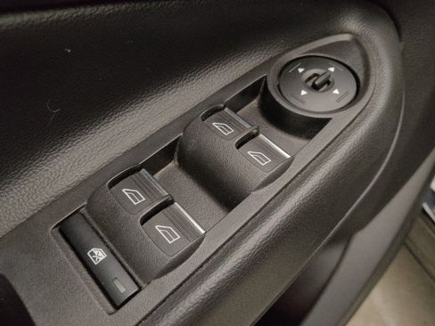 Used 2017 Ford Escape Titanium image 27