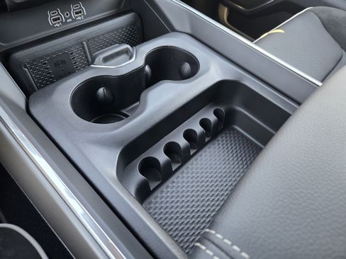 New 2026 RAM 1500 Laramie AWD/4WD image 17