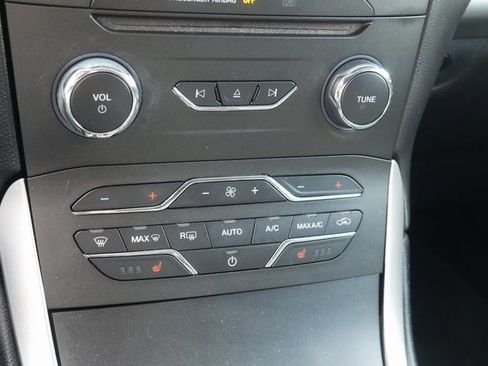 Used 2016 Ford Edge SEL w/ Equipment Group 201A image 21