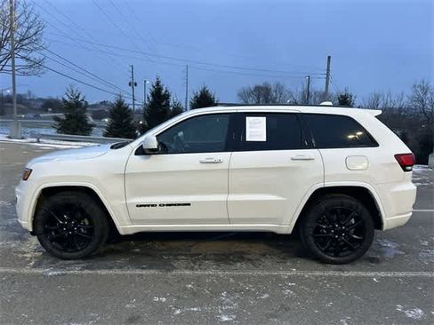 Used 2020 Jeep Grand Cherokee Altitude image 2