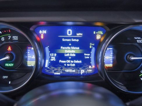 Used 2023 Jeep Wrangler Unlimited w/ Sun & Screen Package image 25